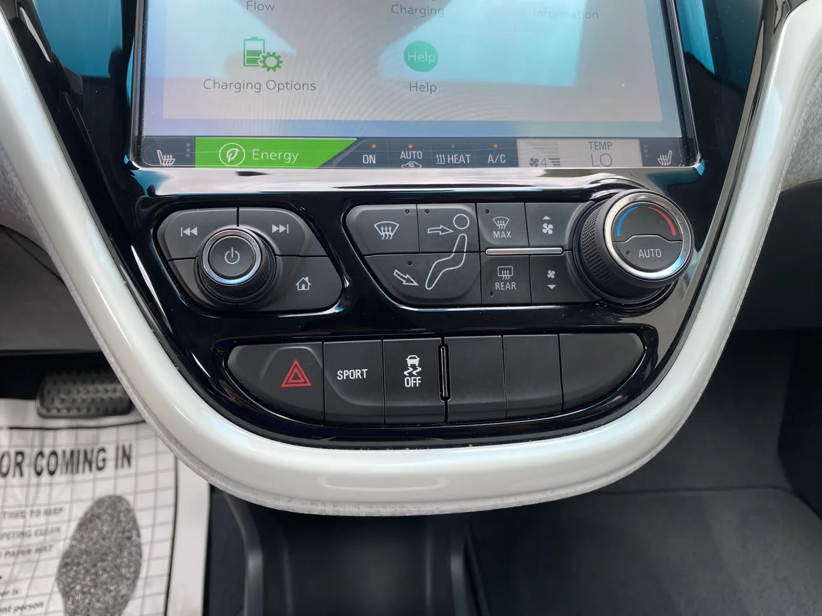 2020 Chevrolet Bolt EV LT thumbnail 27