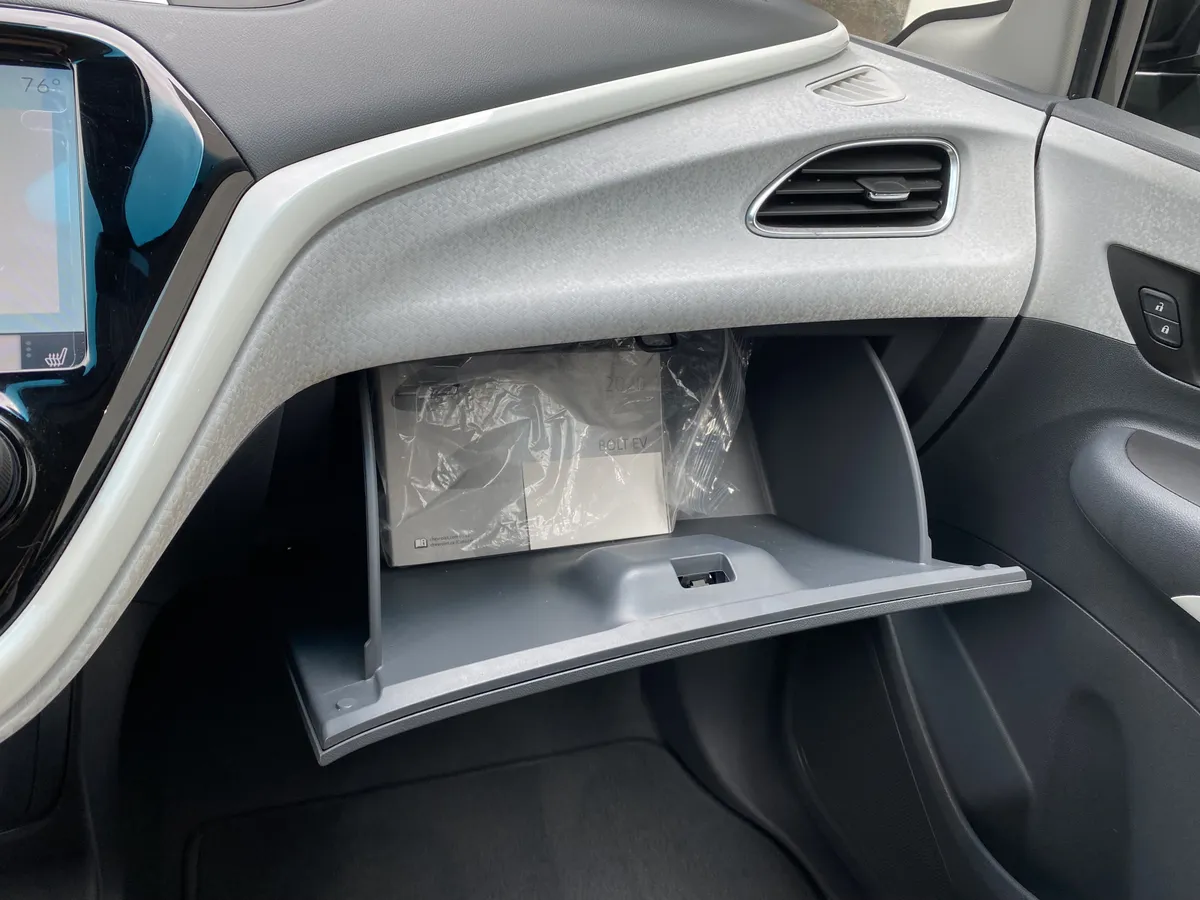 2020 Chevrolet Bolt EV LT thumbnail 29