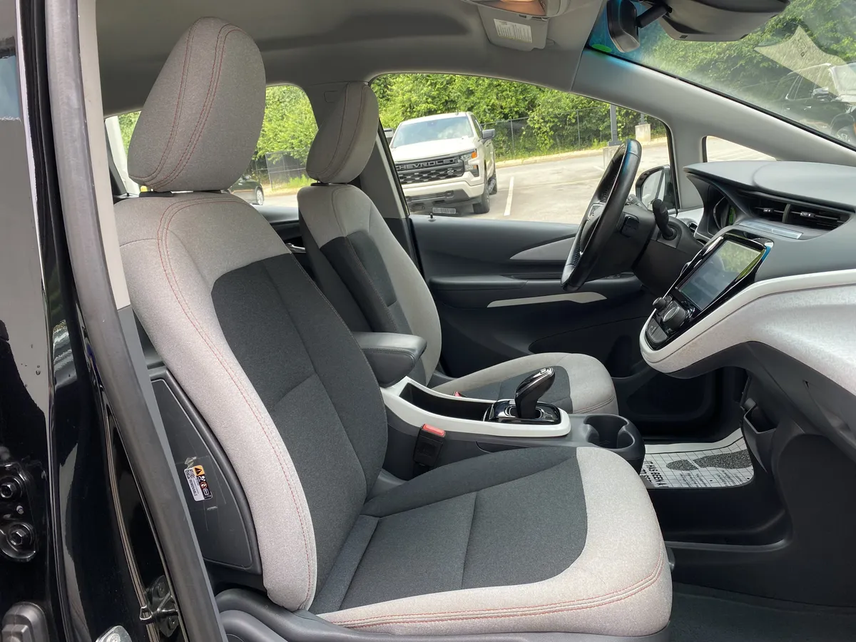 2020 Chevrolet Bolt EV LT thumbnail 32