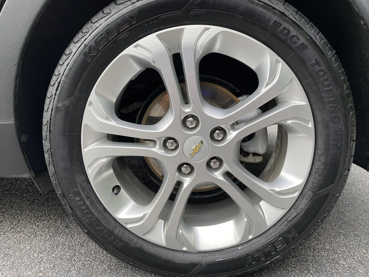 2020 Chevrolet Bolt EV LT thumbnail 38
