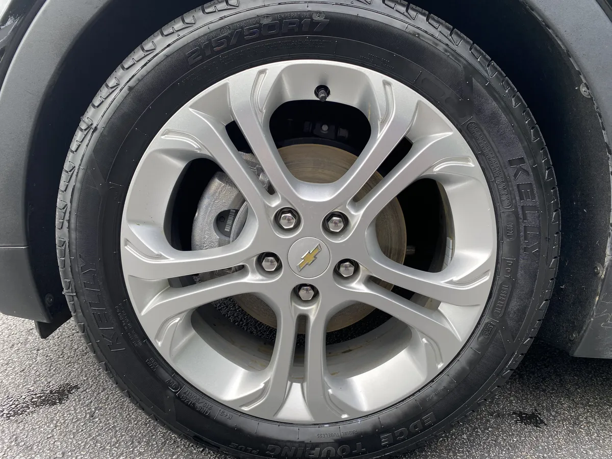 2020 Chevrolet Bolt EV LT thumbnail 40