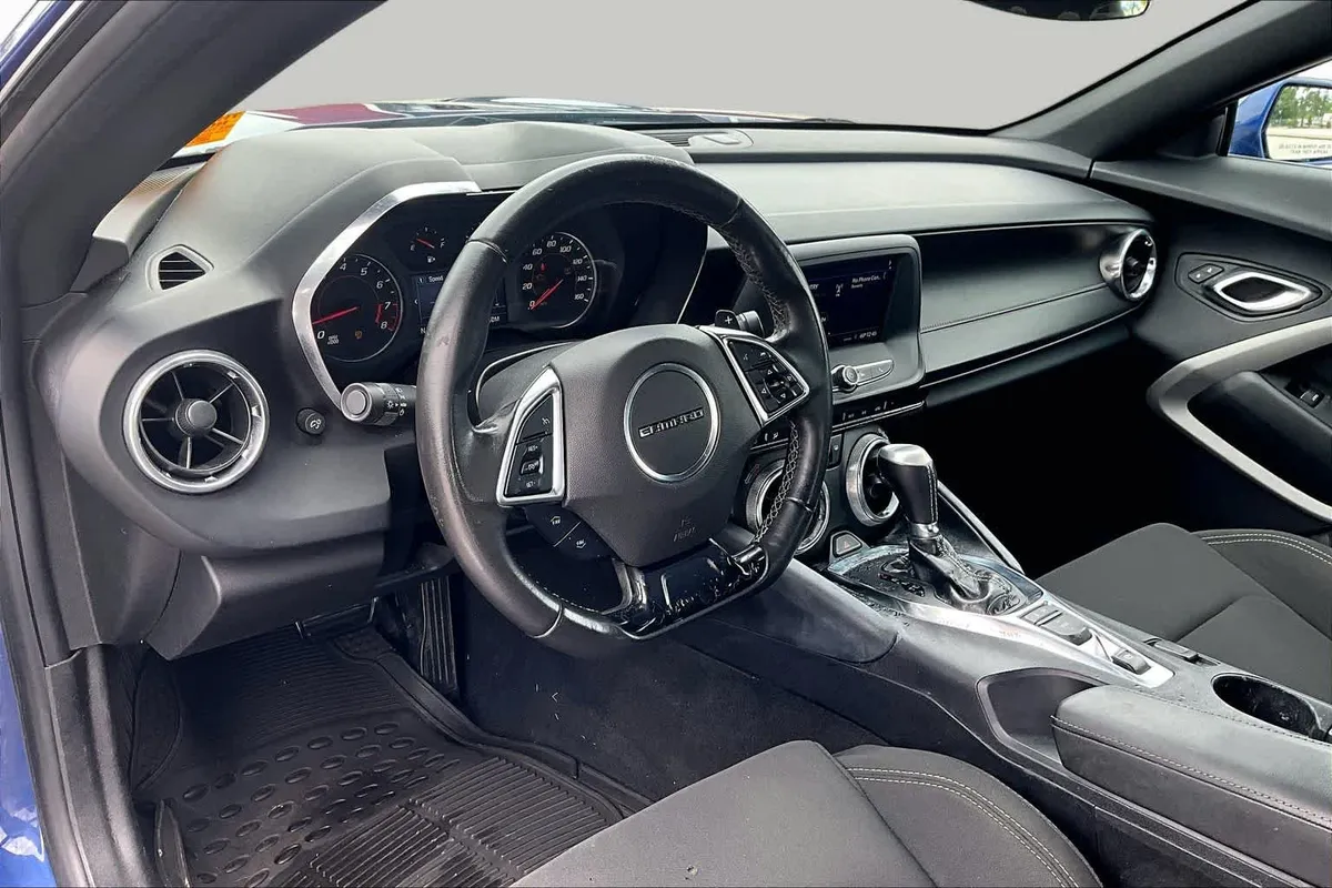 2020 Chevrolet Camaro 1LT thumbnail 18