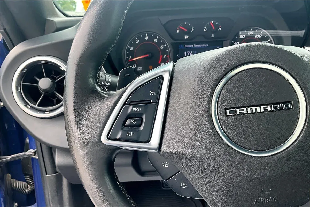 2020 Chevrolet Camaro 1LT thumbnail 21