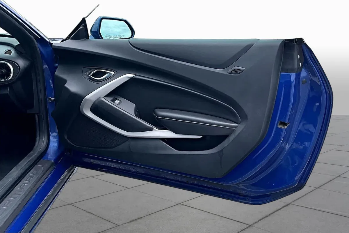 2020 Chevrolet Camaro 1LT thumbnail 24