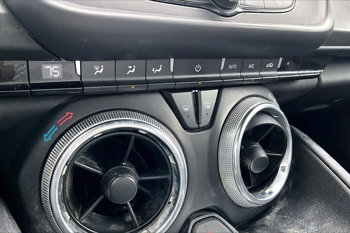 2020 Chevrolet Camaro 1LT thumbnail 36