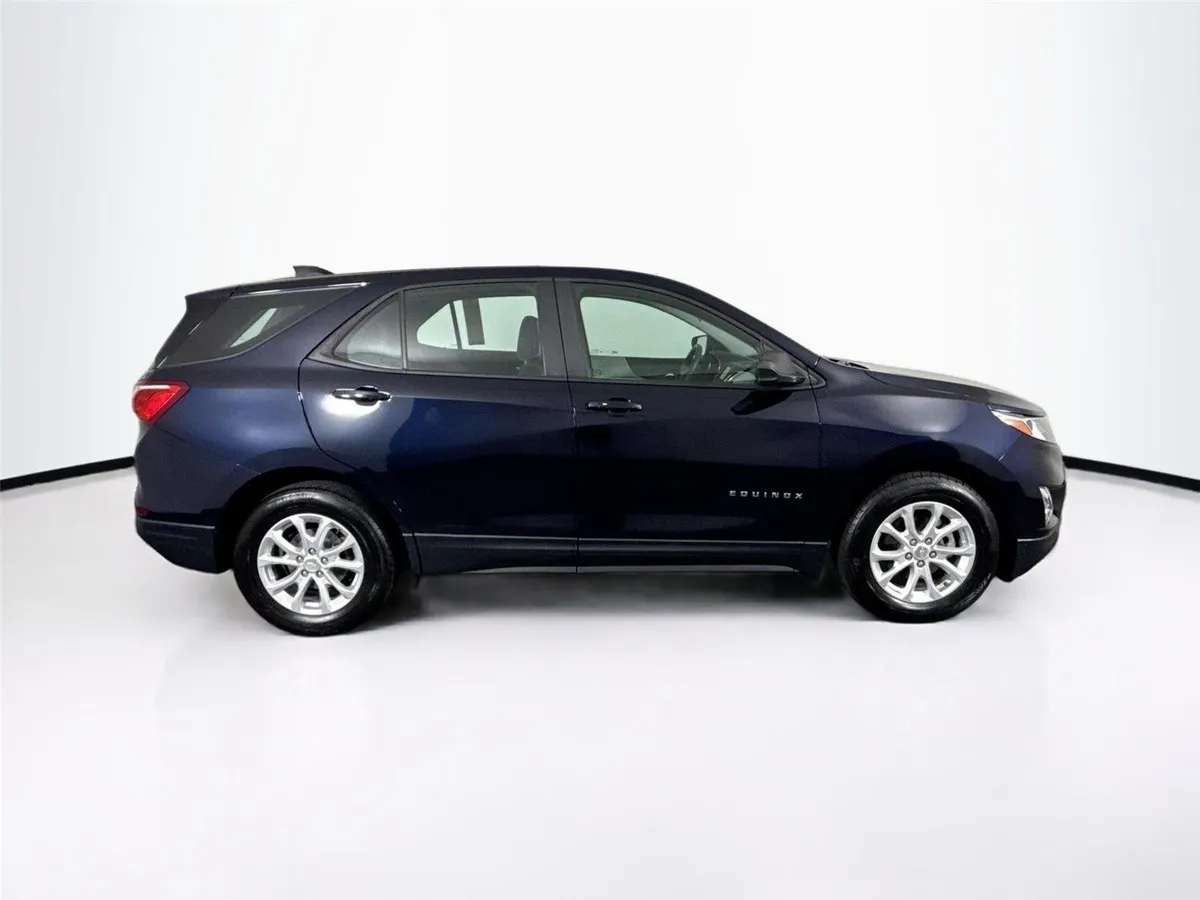 2020 Chevrolet Equinox LS thumbnail 10