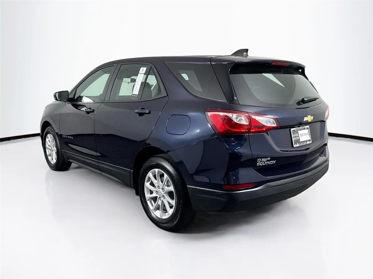 2020 Chevrolet Equinox LS thumbnail 12