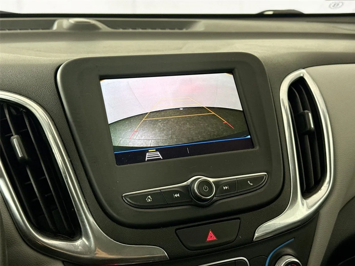 2020 Chevrolet Equinox LS thumbnail 21