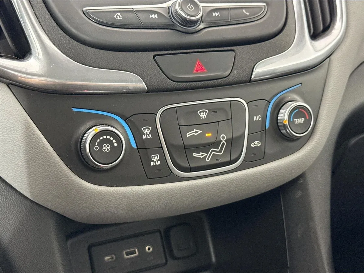 2020 Chevrolet Equinox LS thumbnail 22
