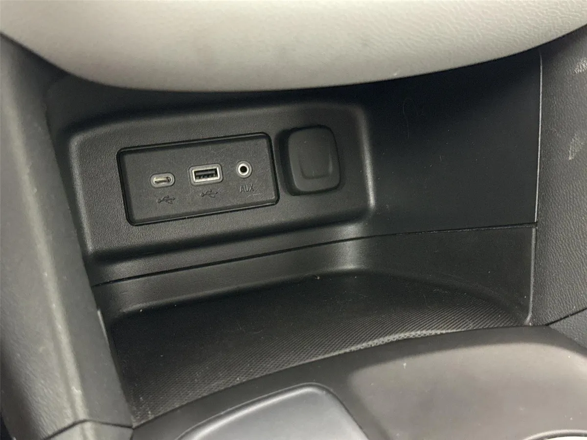 2020 Chevrolet Equinox LS thumbnail 24