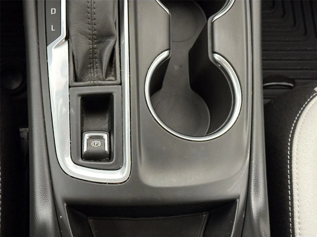 2020 Chevrolet Equinox LS thumbnail 25