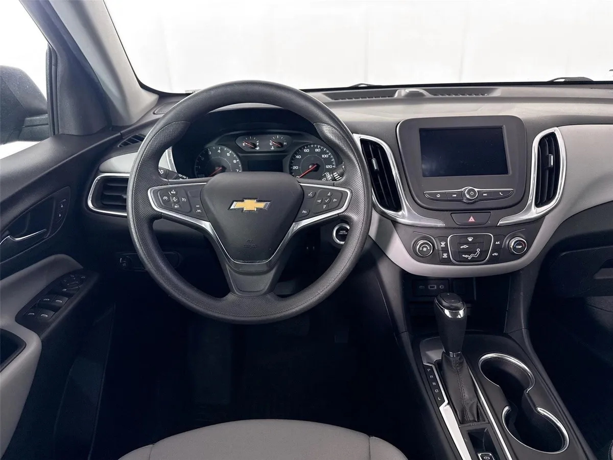 2020 Chevrolet Equinox LS thumbnail 29