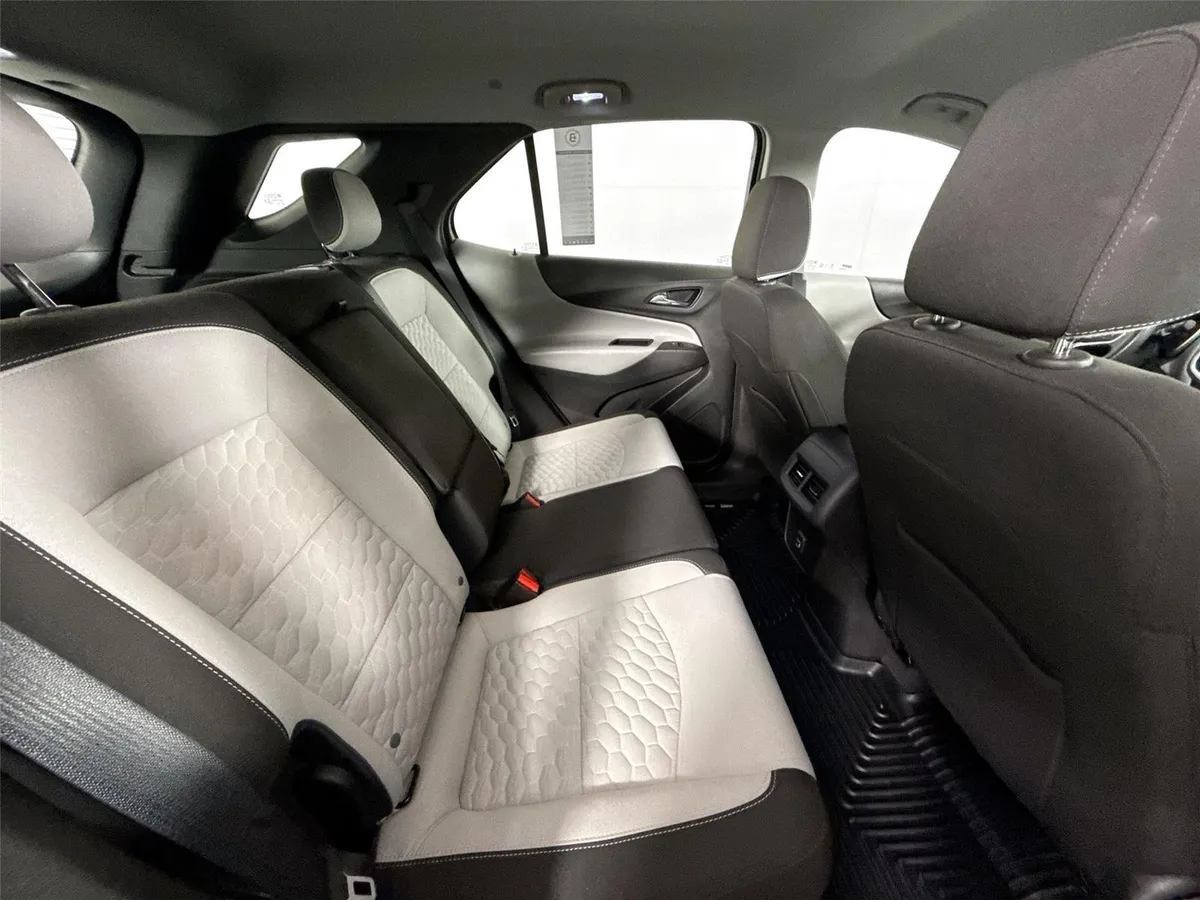 2020 Chevrolet Equinox LS thumbnail 38
