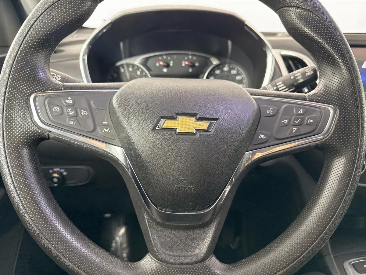 2020 Chevrolet Equinox LT thumbnail 15