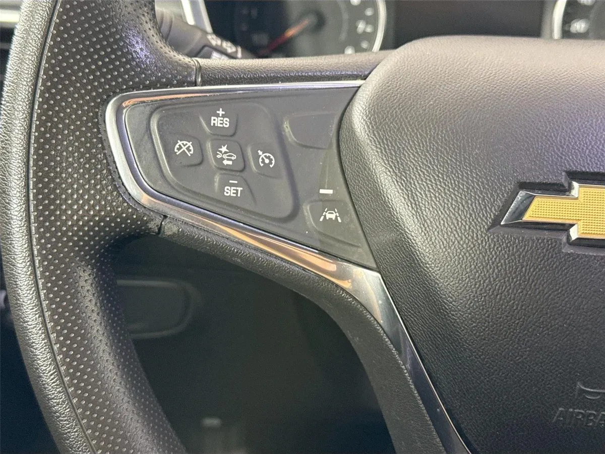 2020 Chevrolet Equinox LT thumbnail 16
