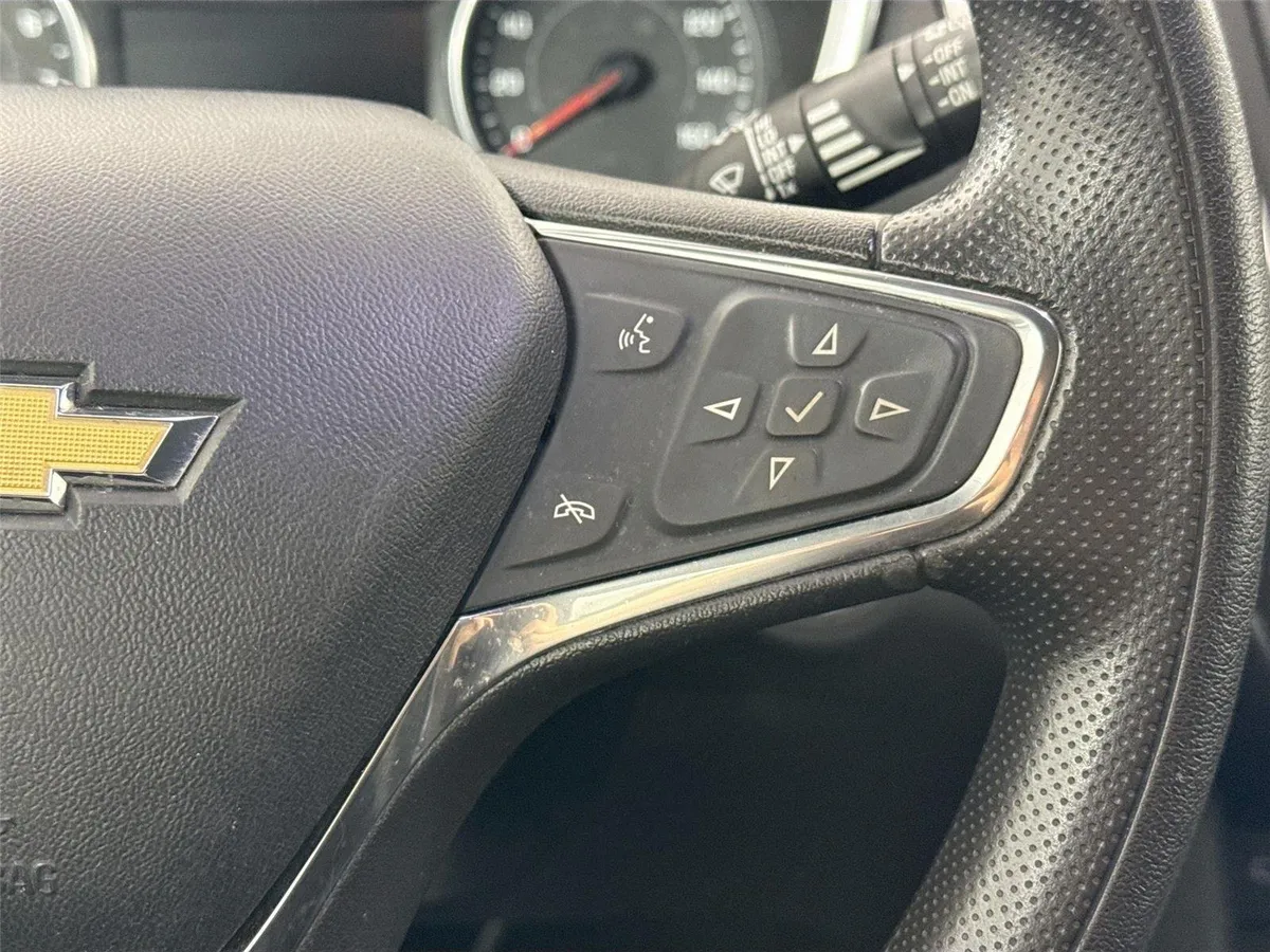 2020 Chevrolet Equinox LT thumbnail 17