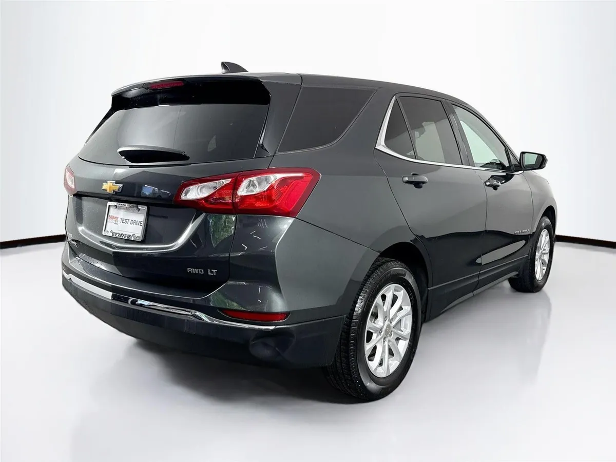 2020 Chevrolet Equinox LT thumbnail 2