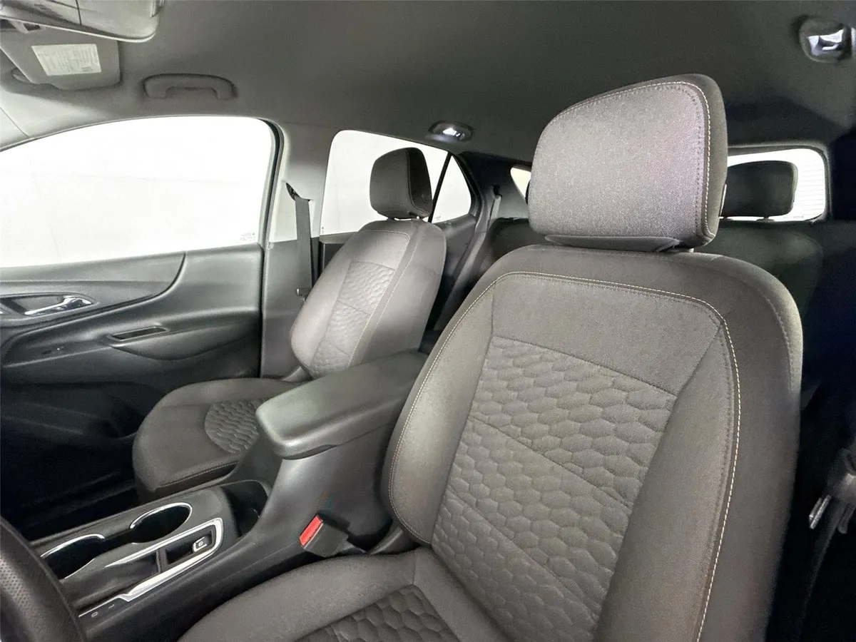 2020 Chevrolet Equinox LT thumbnail 3