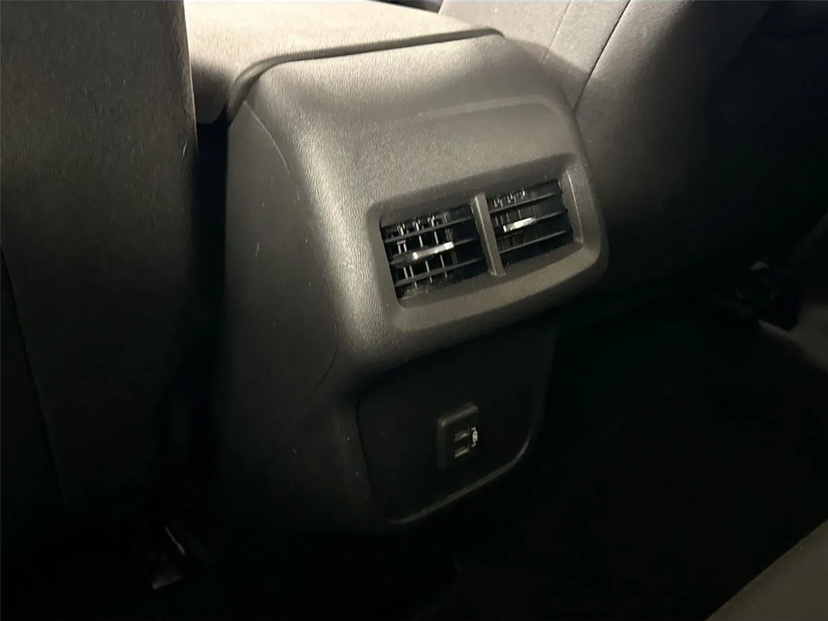 2020 Chevrolet Equinox LT thumbnail 31