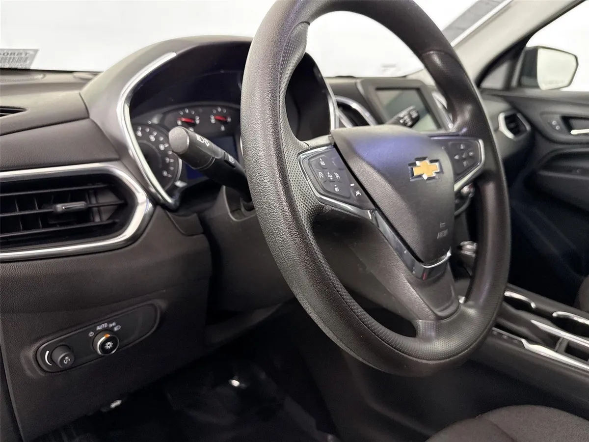 2020 Chevrolet Equinox LT thumbnail 4
