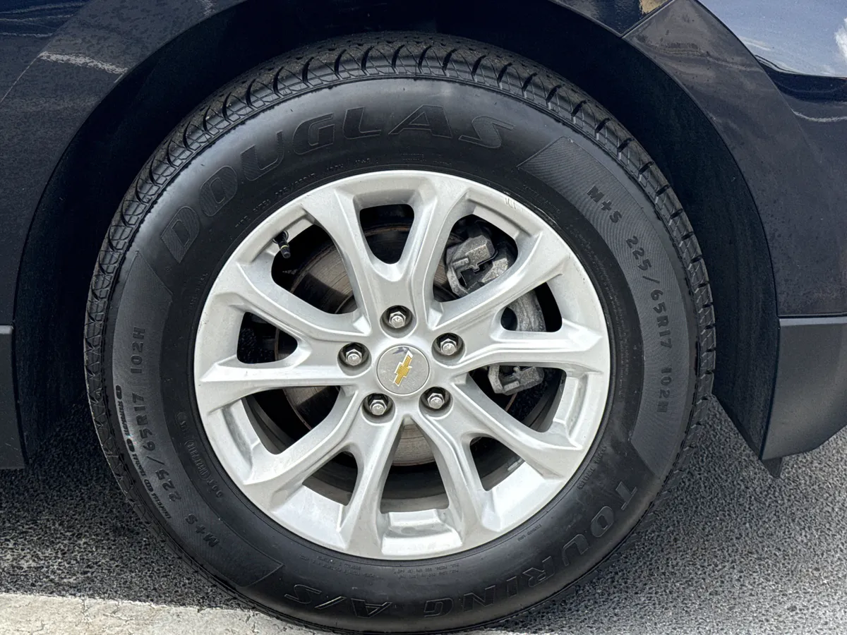 2020 Chevrolet Equinox LT thumbnail 12