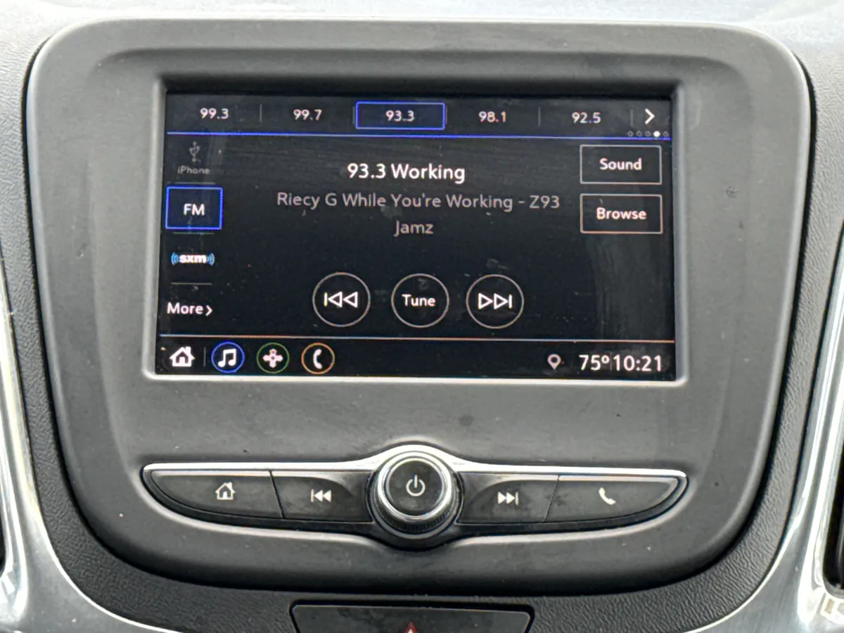 2020 Chevrolet Equinox LT thumbnail 22