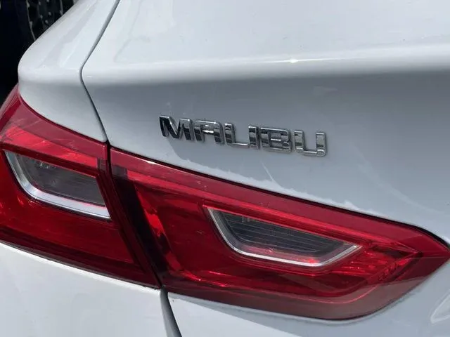 2020 Chevrolet Malibu LS thumbnail 9