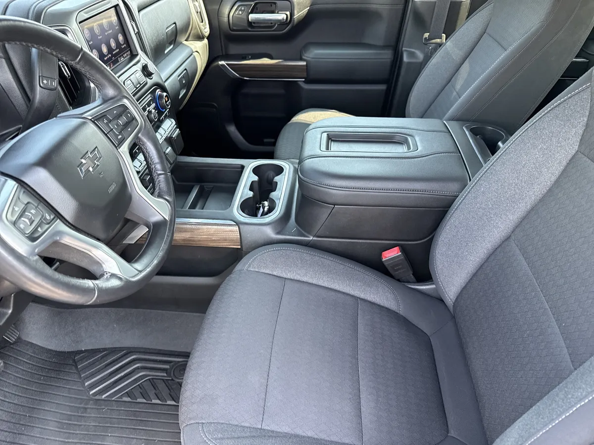 2020 Chevrolet Silverado 1500 RST thumbnail 13