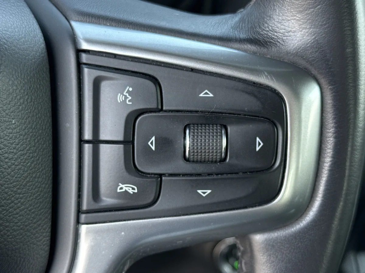 2020 Chevrolet Silverado 1500 RST thumbnail 27