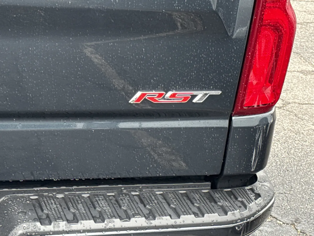 2020 Chevrolet Silverado 1500 RST thumbnail 10