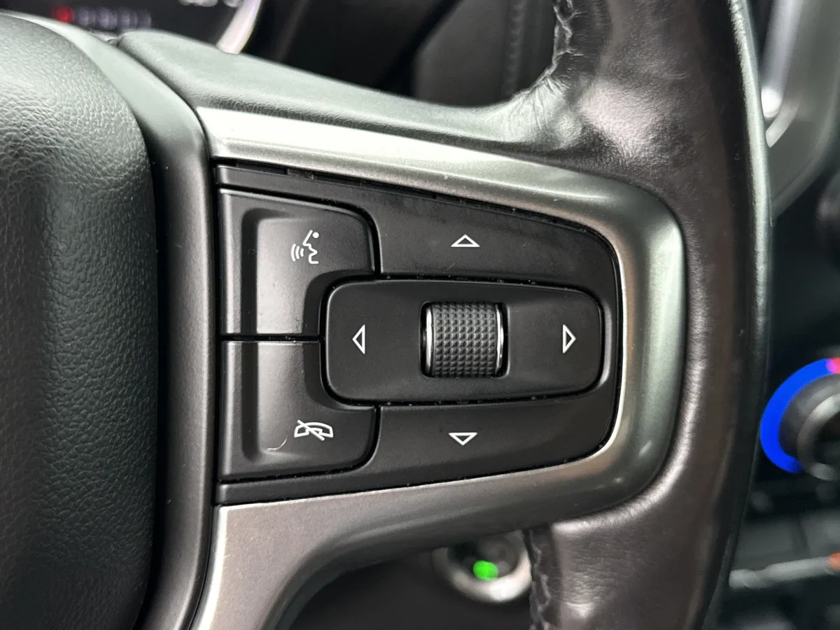2020 Chevrolet Silverado 1500 RST thumbnail 23
