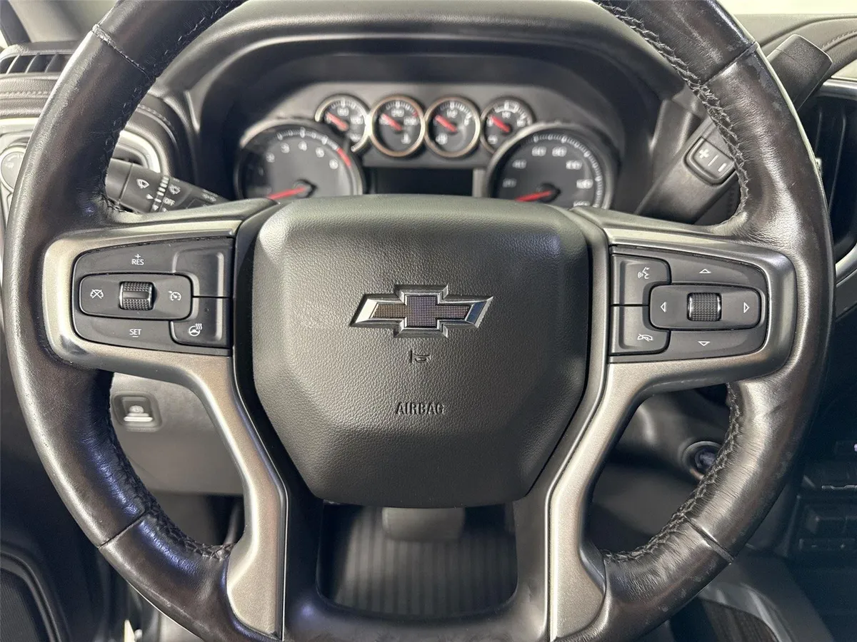 2020 Chevrolet Silverado 1500 RST thumbnail 15