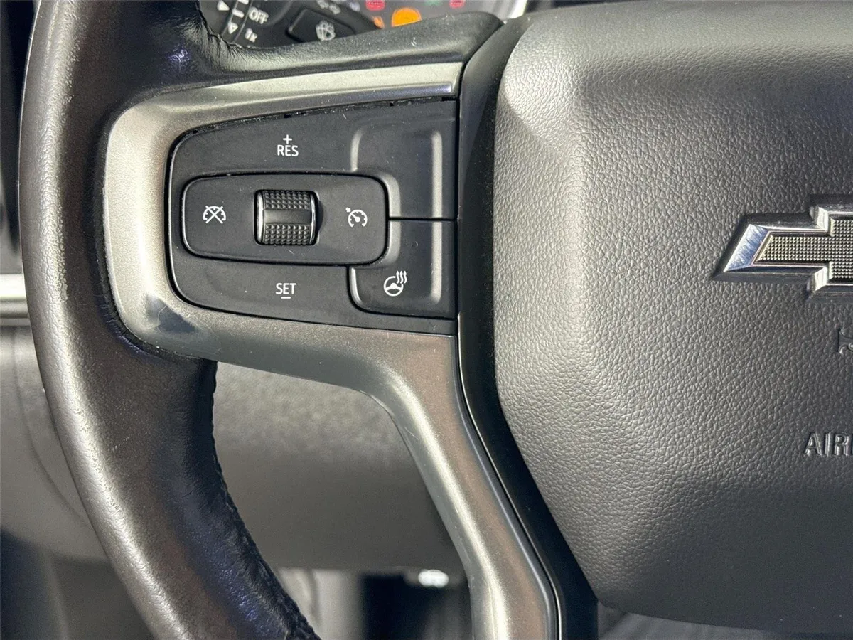 2020 Chevrolet Silverado 1500 RST thumbnail 16