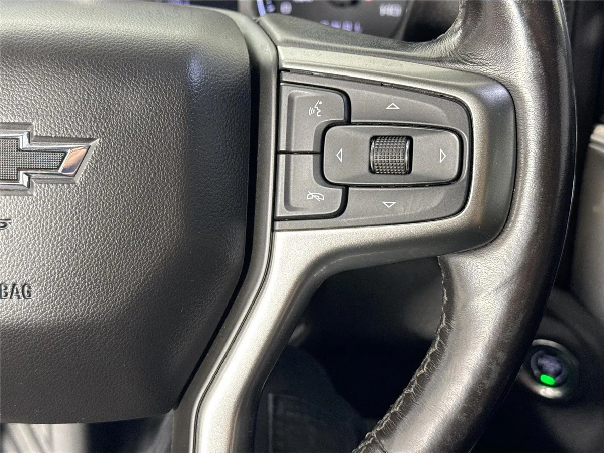 2020 Chevrolet Silverado 1500 RST thumbnail 17