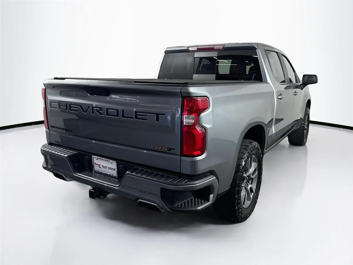 2020 Chevrolet Silverado 1500 RST thumbnail 2