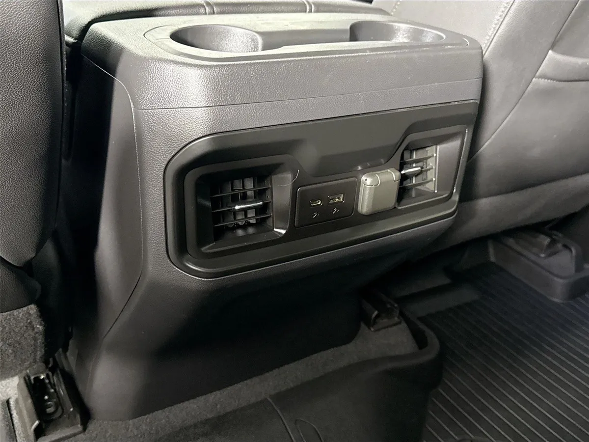 2020 Chevrolet Silverado 1500 RST thumbnail 34