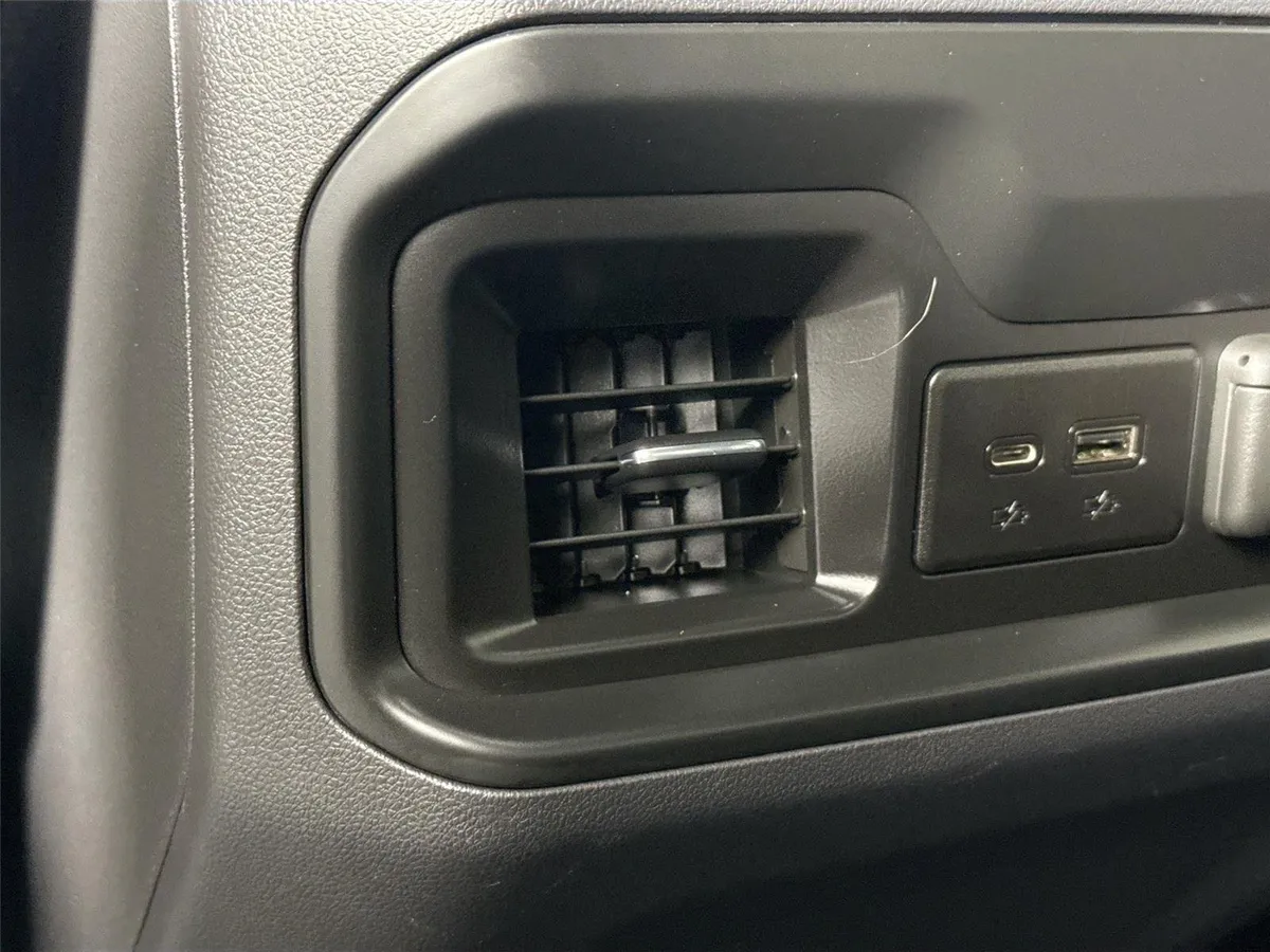 2020 Chevrolet Silverado 1500 RST thumbnail 35