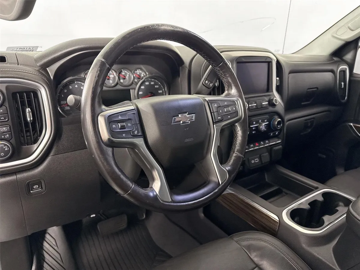 2020 Chevrolet Silverado 1500 RST thumbnail 4