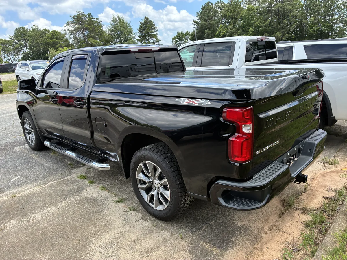 2020 Chevrolet Silverado 1500 RST thumbnail 5