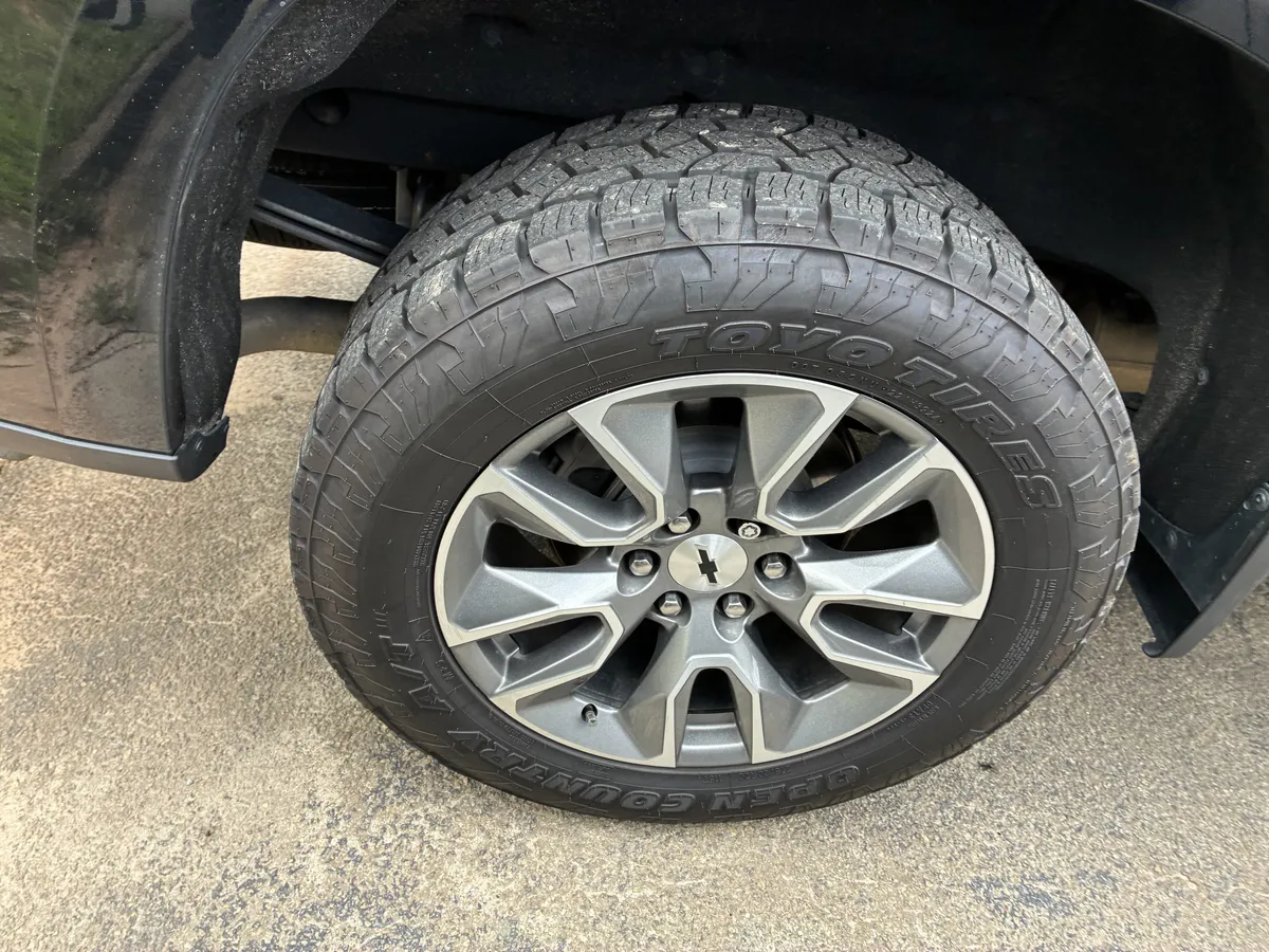 2020 Chevrolet Silverado 1500 RST thumbnail 8