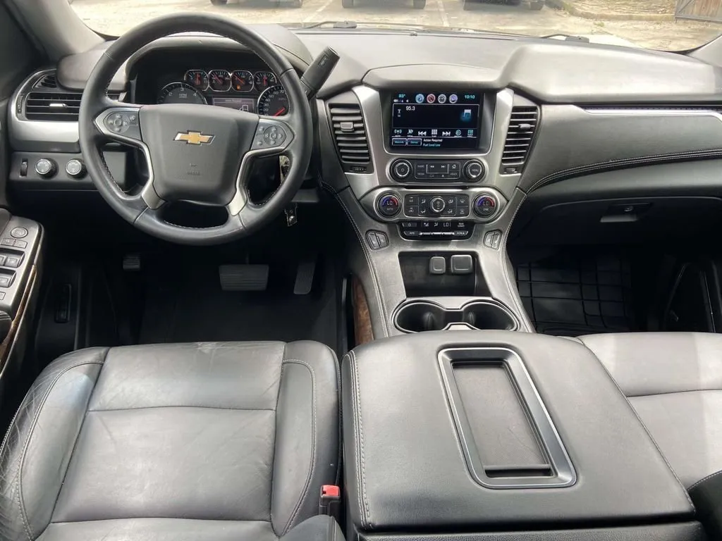 2020 Chevrolet Suburban LT thumbnail 12