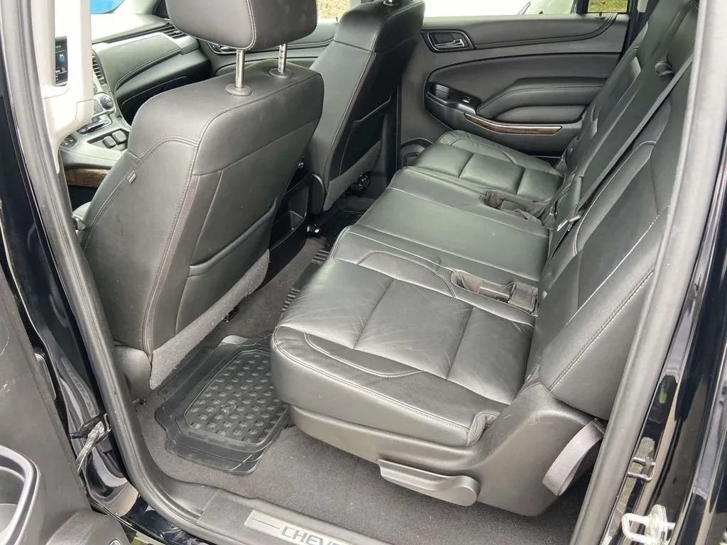 2020 Chevrolet Suburban LT thumbnail 24