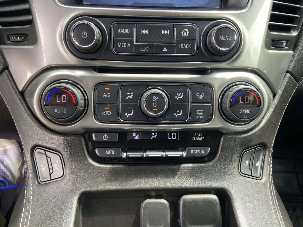 2020 Chevrolet Suburban LT thumbnail 28
