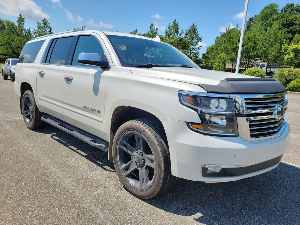 2020 Chevrolet Suburban Premier thumbnail 3