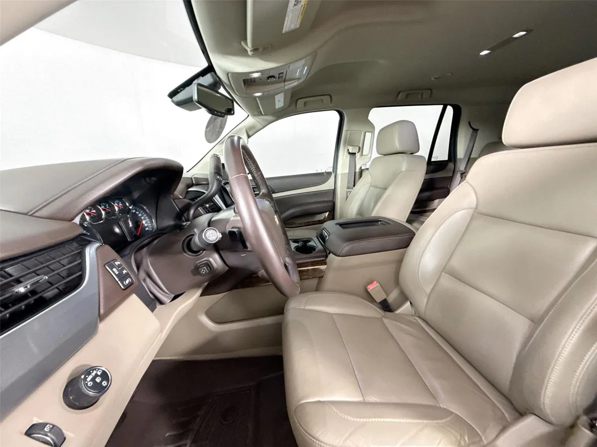 2020 Chevrolet Tahoe LT thumbnail 3