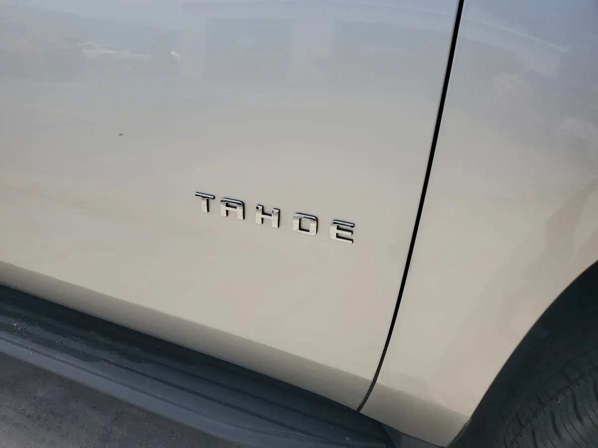 2020 Chevrolet Tahoe LT thumbnail 3