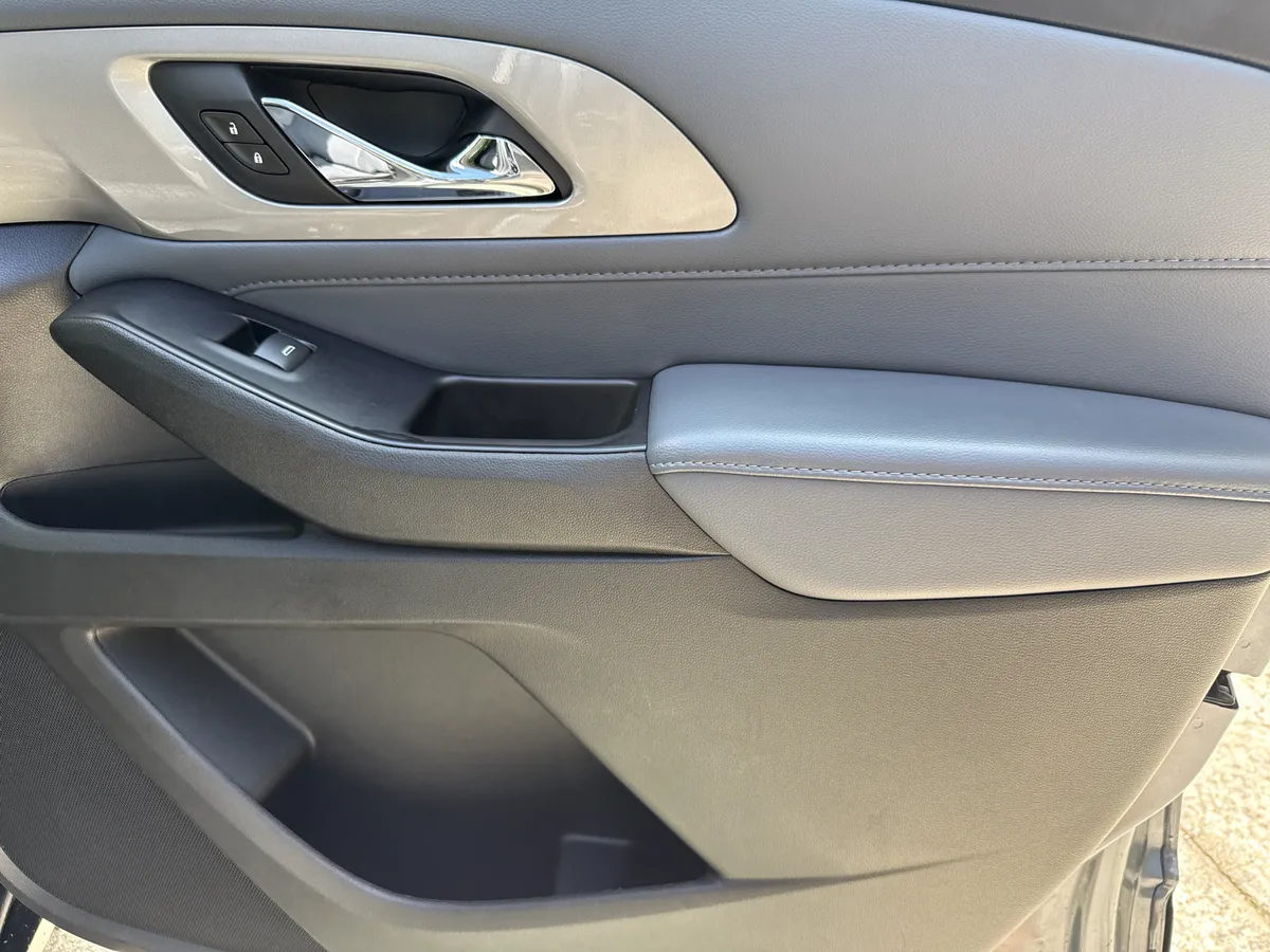 2020 Chevrolet Traverse LT Leather thumbnail 14