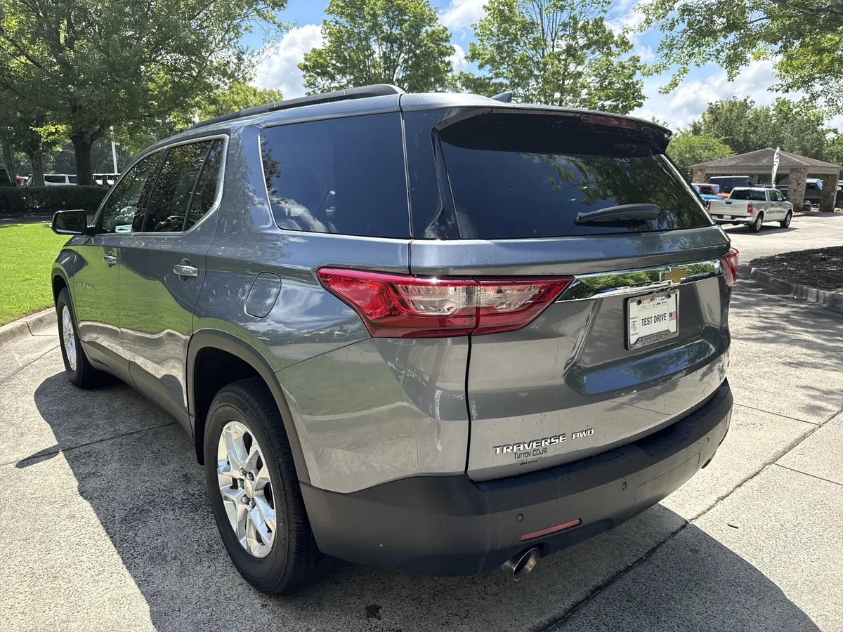 2020 Chevrolet Traverse LT Leather thumbnail 5