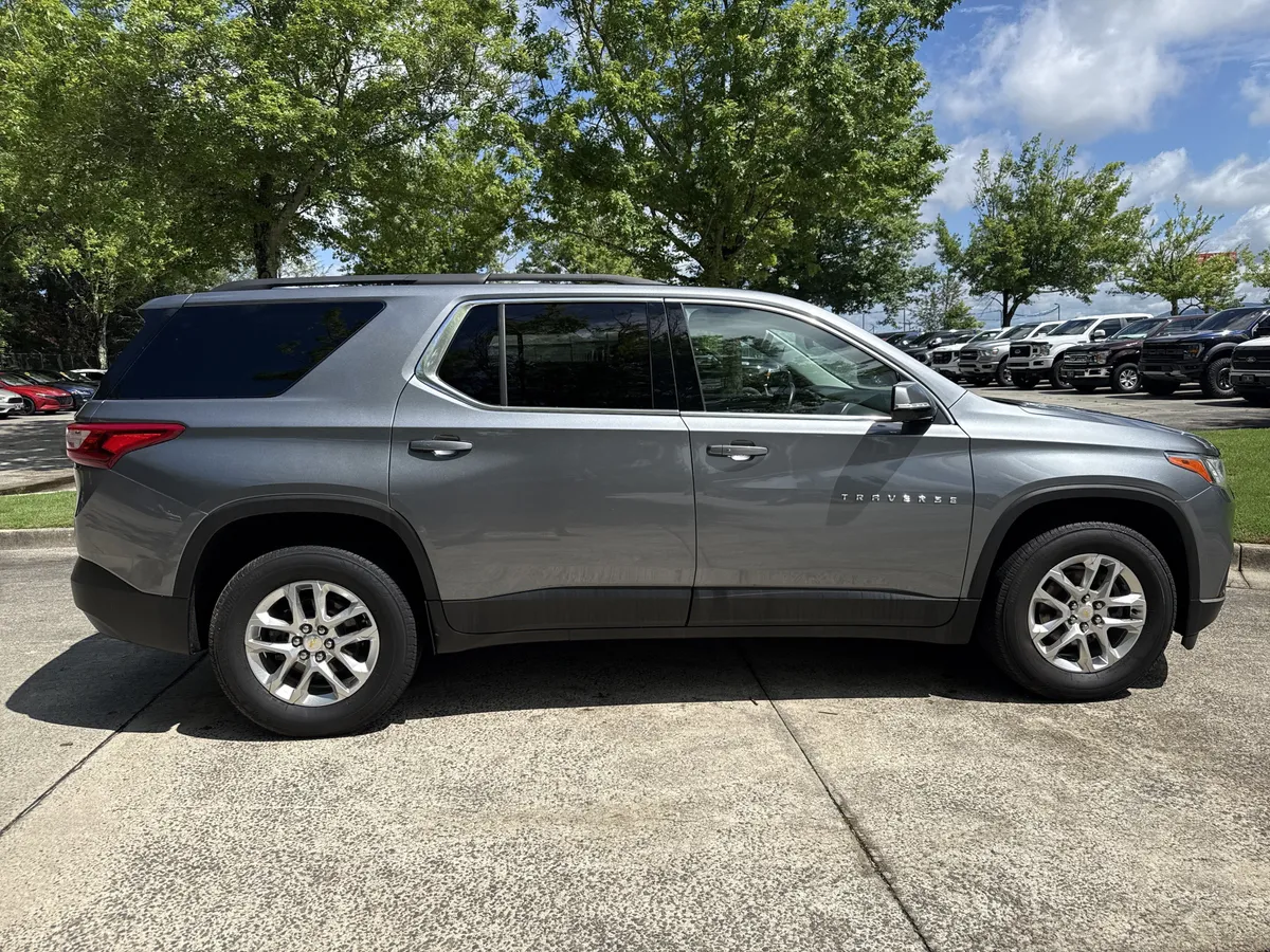 2020 Chevrolet Traverse LT Leather thumbnail 8