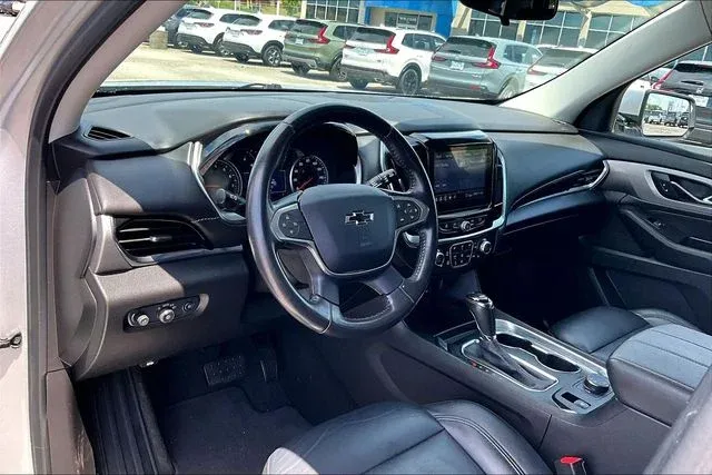 2020 Chevrolet Traverse LT thumbnail 14